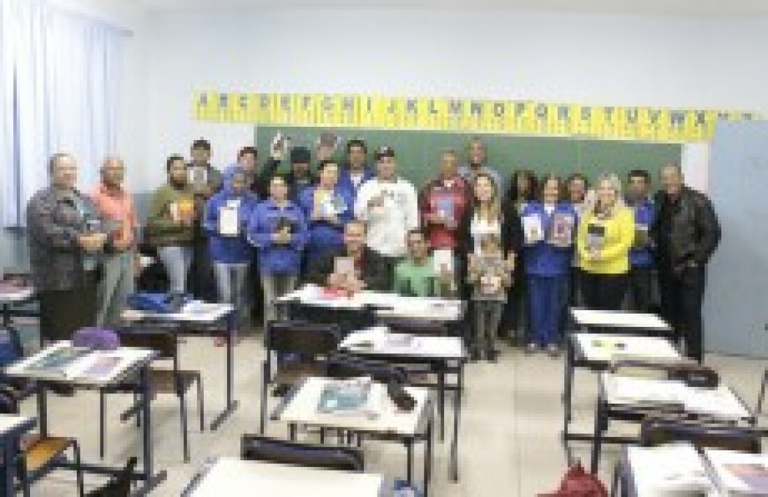 Vida Literária distribuirá livros a partir desta terça