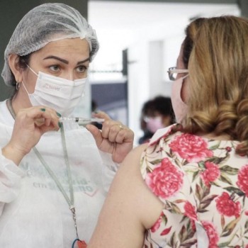 Grávidas com comorbidades vão receber a primeida dose