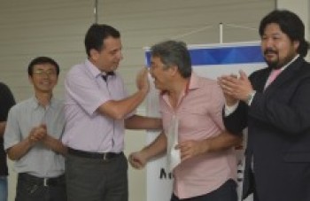 Comissão da Festa Akimatsuri recebe certificado de aprovação