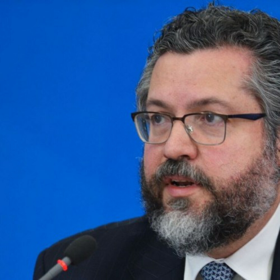 Ernesto Araújo nega hostilidade com a China