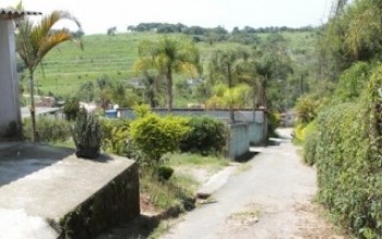 Moradores do Cocuera pedem limpeza de fossas