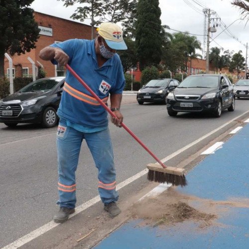 Prudente de Moraes recebe serviços de zeladoria