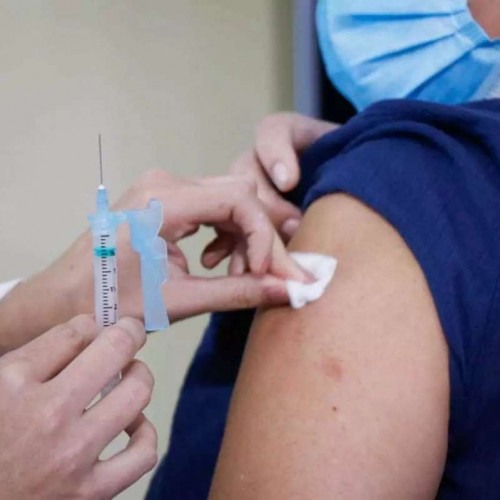 Mais de 760 pessoas com comorbidades já receberam a primeira dose da vacina