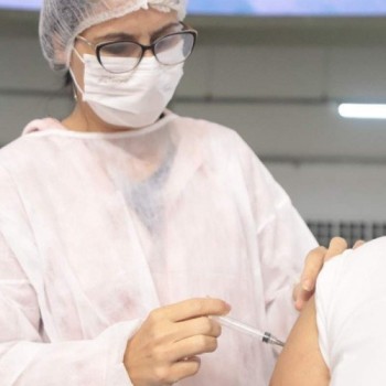 População com comorbidade, de 55 a 59 anos, será vacinada hoje