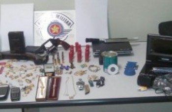 Trio é preso por furto em Guararema: