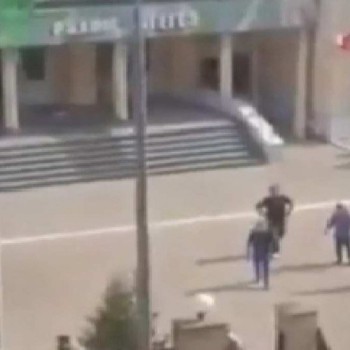 Ataque a tiros em escola deixa pelo menos oito mortos