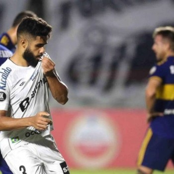 Santos vence o Boca e ganha fôlego