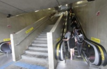Passageiros cobram melhoria em acessibilidade de estação