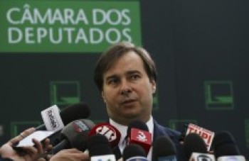 Maia minimiza crise com Judiciário