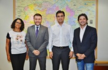 Políticos solicitam mais construções