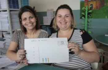 Formação aborda gráficos e tabelas com os educadores