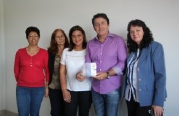 Inho entrega veículos para Secretaria de Saúde: