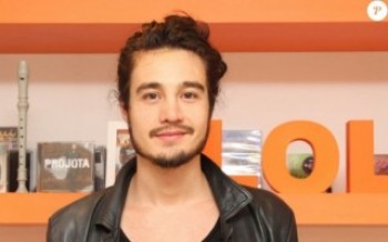 Tiago Iorc grava para 'Rock Story'