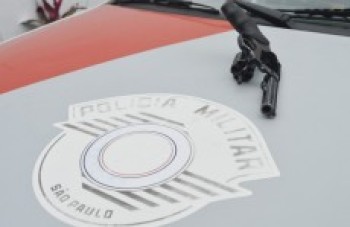 Assalto termina com dois baleados