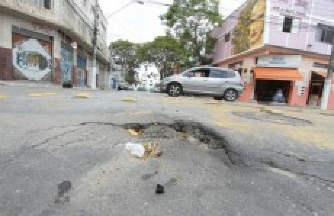 População critica condições das vias centrais de Suzano