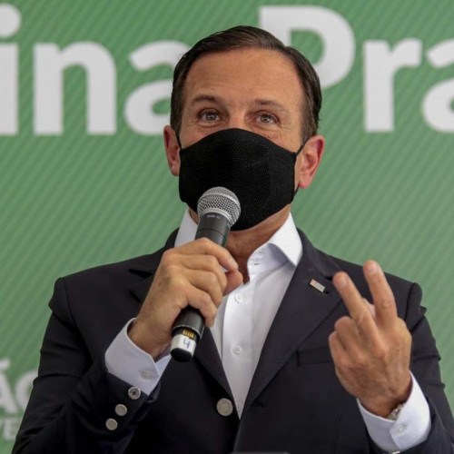 Entrega de 600 mil doses é antecipada