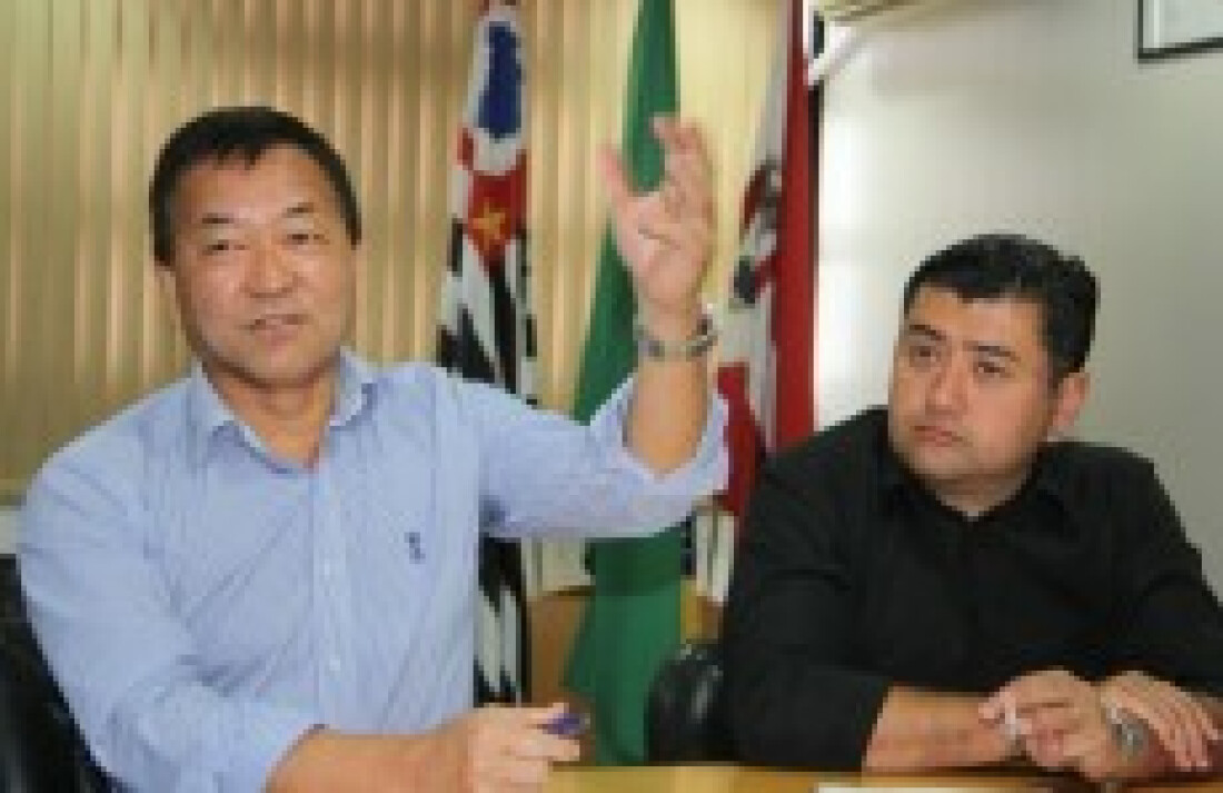 Tokuzumi e Ashiuchi iniciam transição para novo governo
