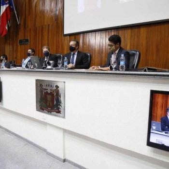 Vereadores rejeitam pedidos de cassação do prefeito Cunha