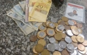 Dois são presos após roubos em comércios