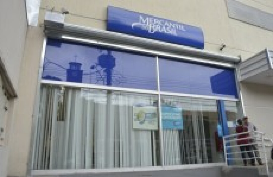 Quadrilha assalta banco no centro