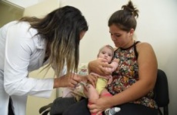 Com baixo índice de imunização, postos reforçam o atendimento