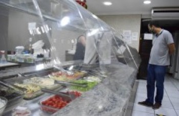 Academias, bares e restaurantes retornam com atendimento local