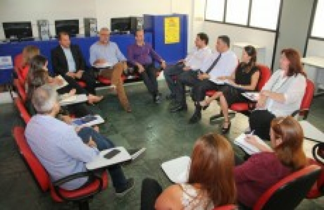 Secretariado é questionado sobre situação de cada pasta