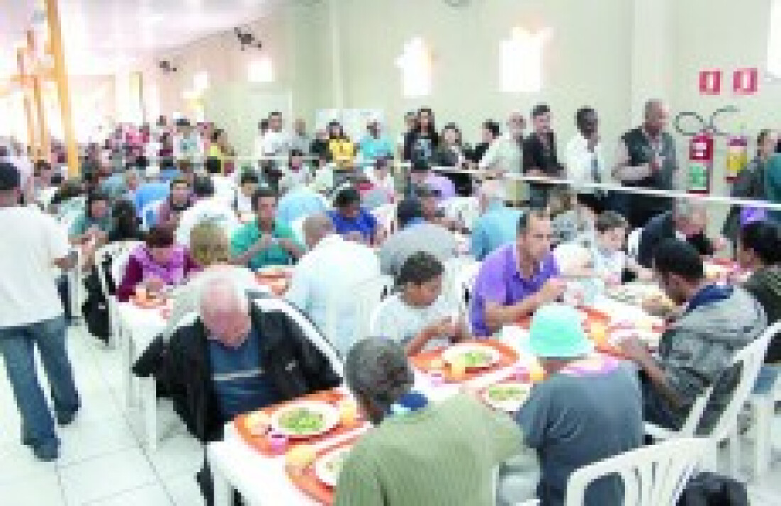 Bom Prato oferece hoje almoço de Dia dos Pais