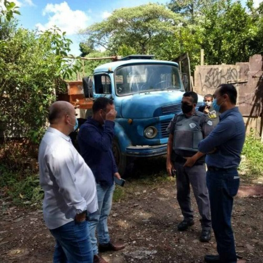 Descarte irregular é flagrado no bairro Jardim Monte Cristo