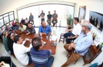 Ashiuchi e Walmir abrem diálogo com vereadores