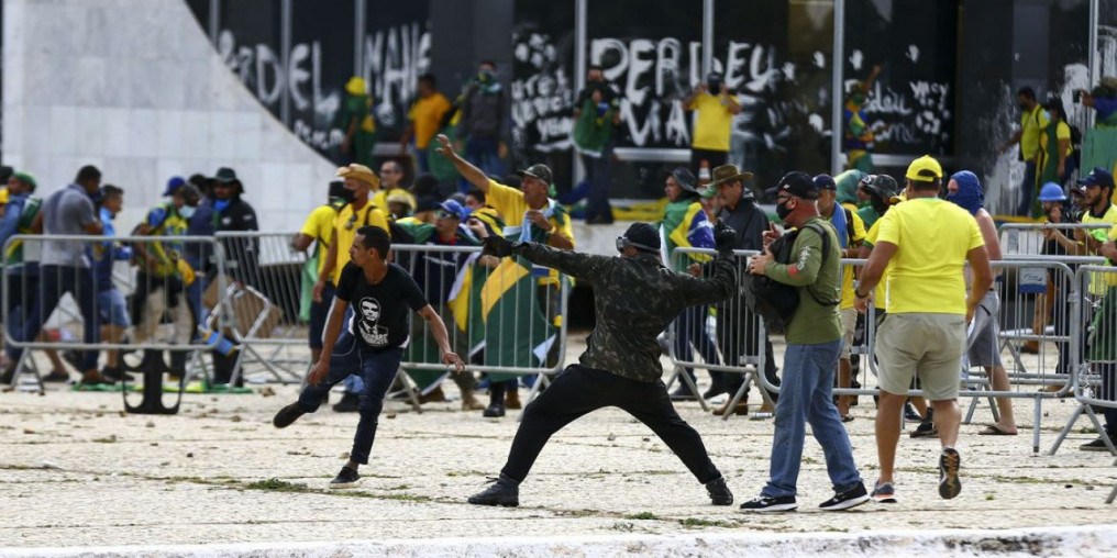 PGR denuncia mais 100 pessoas por atos golpistas em 8 de janeiro