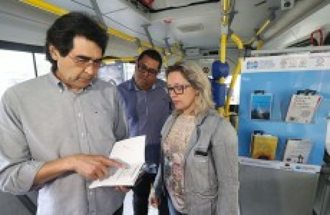 Projeto deixa livros à disposição de passageiros