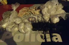 PM localiza mais de mil pinos de drogas