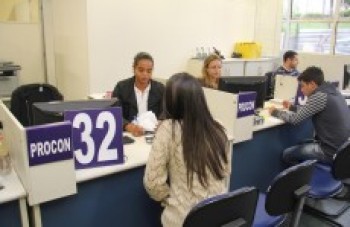 Vivo e Claro lideram ranking de reclamações no Procon