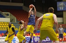 Calvi cita paciência e ajuda da equipe