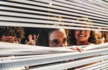 Companhia Hecatombe apresenta "Crise de Gente"