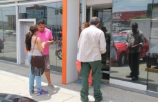 Demora no atendimento nos bancos gera crítica de clientes