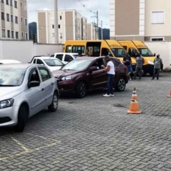 Kits são entregues até hoje pelo sistema drive-thru