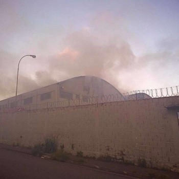 Material escolar pega fogo em galpão da Prefeitura