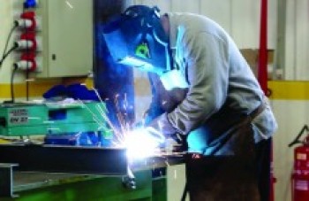 Nível de emprego sobe nas indústrias no mês de outubro