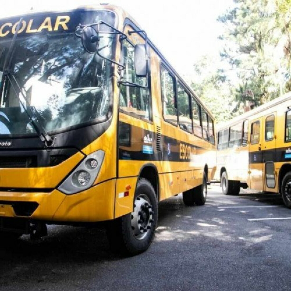 Ferraz recebe novos ônibus escolares