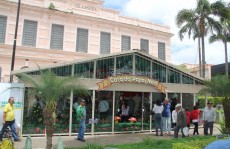 Chegada do Bom Velhinho 'reacende' espírito natalino