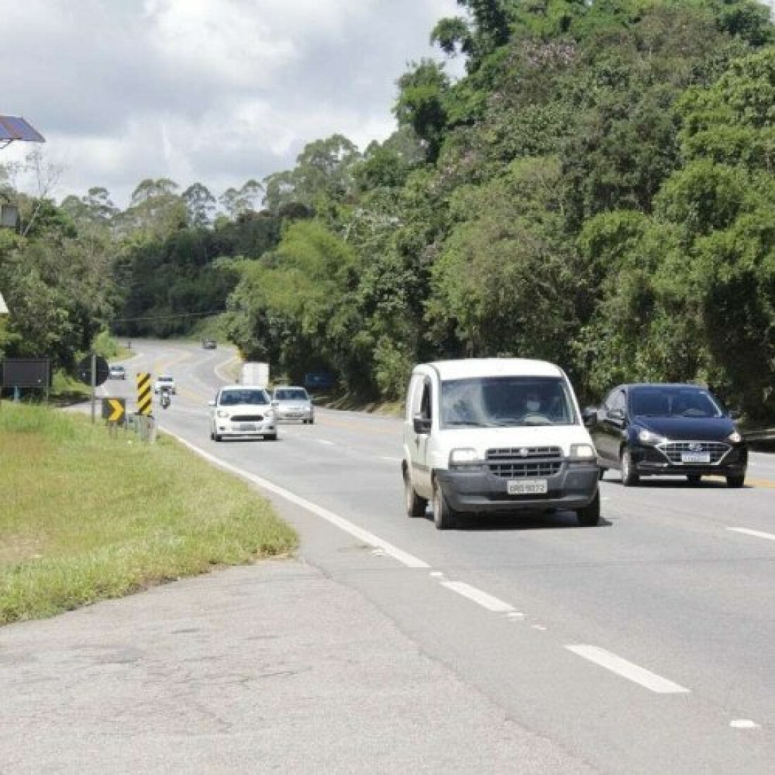 Tráfego na Mogi-Bertioga cai 36%