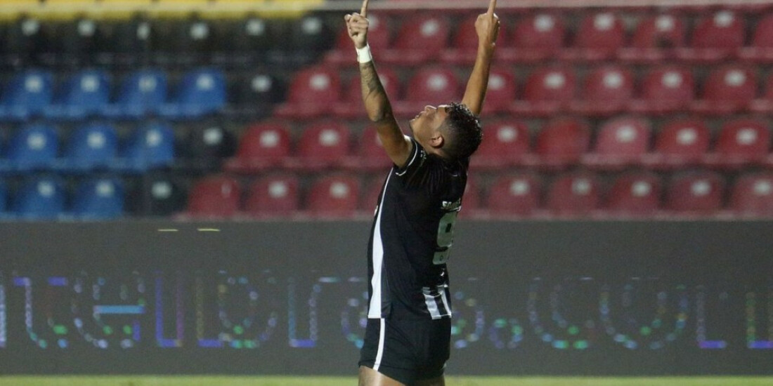 Com show de Tiquinho, Botafogo faz 7 a 1 para seguir na Copa do Brasil