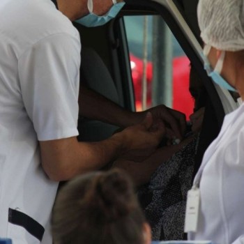 Vacinação atenderá idosos com 68 anos amanhã