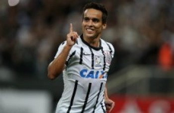 Para Jadson, vitória em clássico é crucial