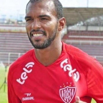 São Paulo corrige 'erro' e vai homenagear Richarlyson