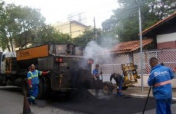 Poá faz serviços de prevenção à enchente