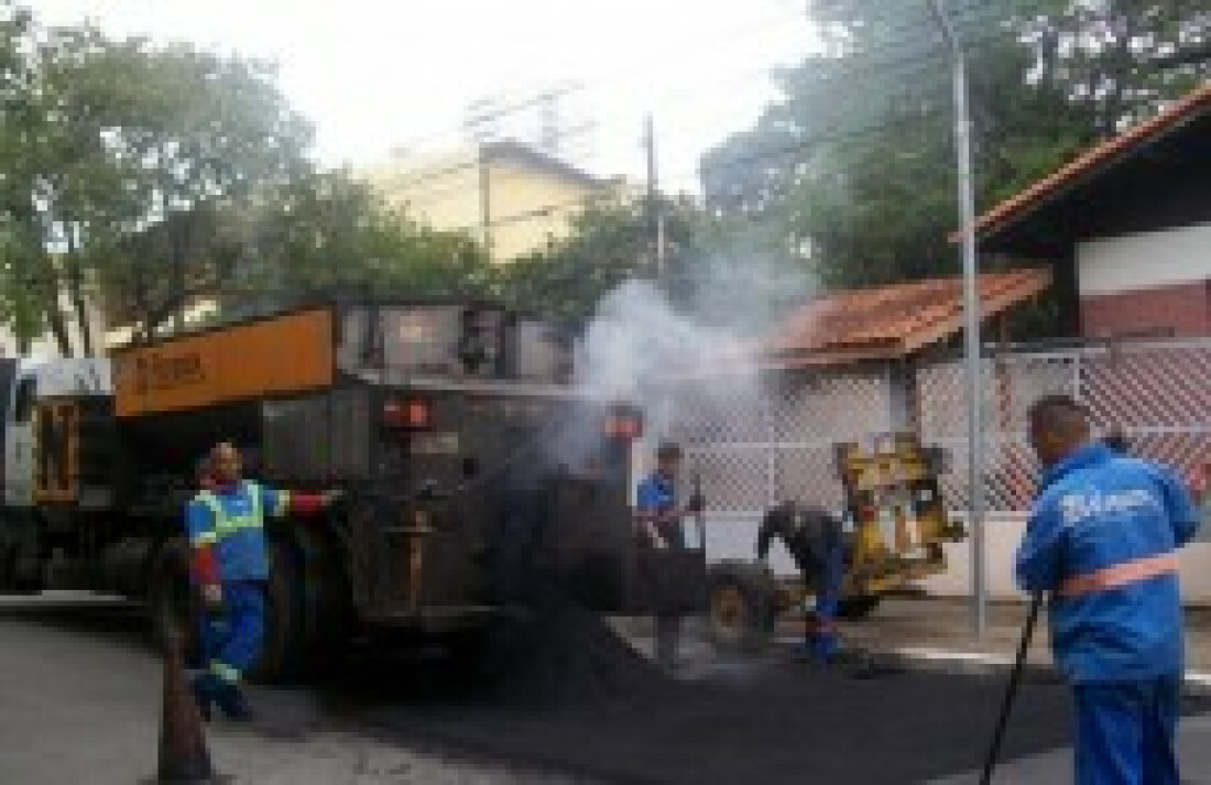 Poá faz serviços de prevenção à enchente