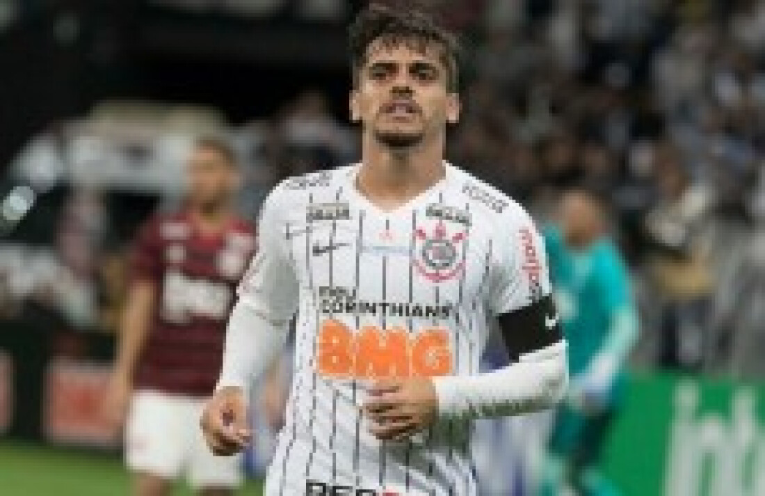 Sem Fagner, Mancini muda os treinos no Corinthians